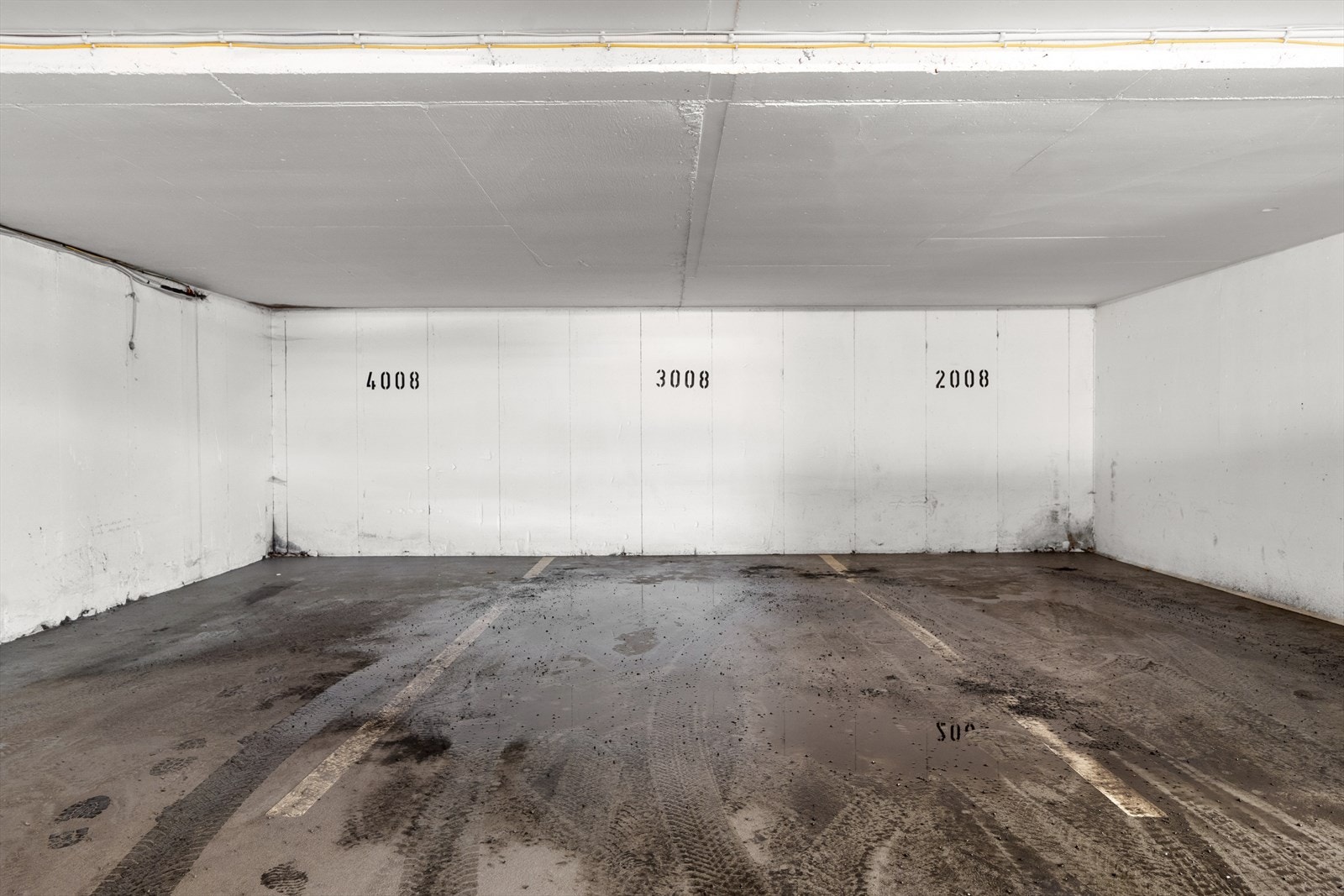 Det medfølger en garasjeplass med leiligheten. Galleribilde