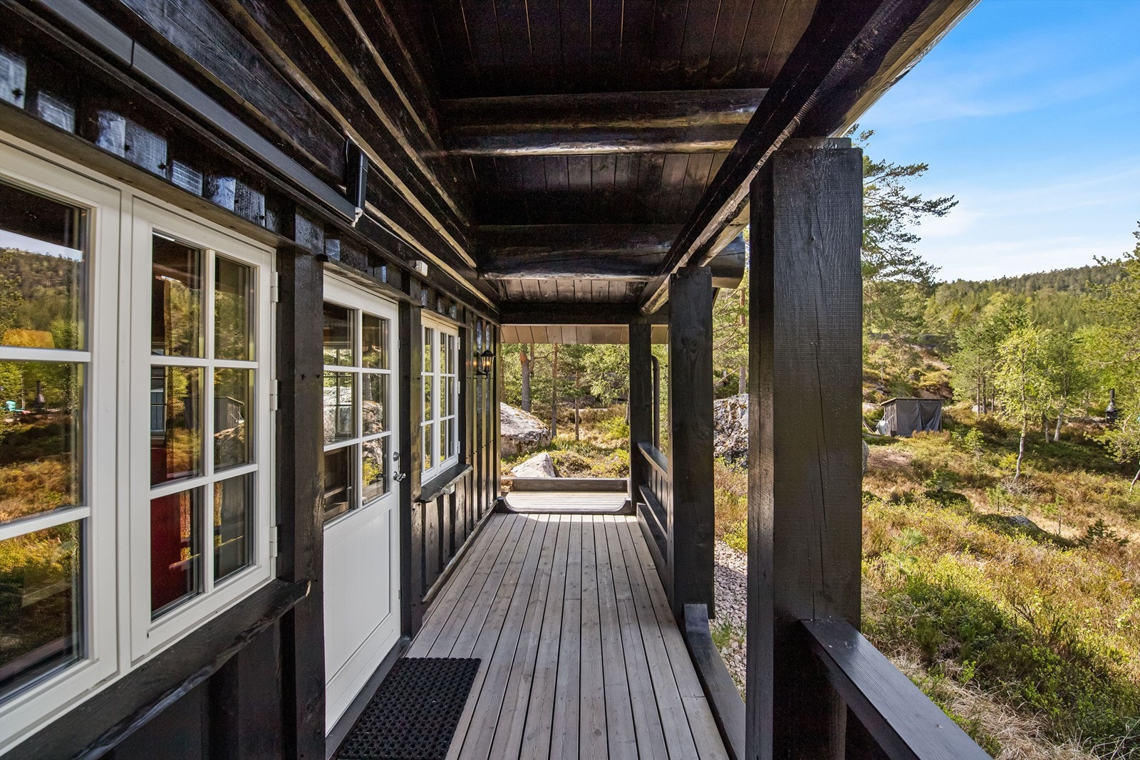 Fin terrasse der solen kan nytes Galleribilde