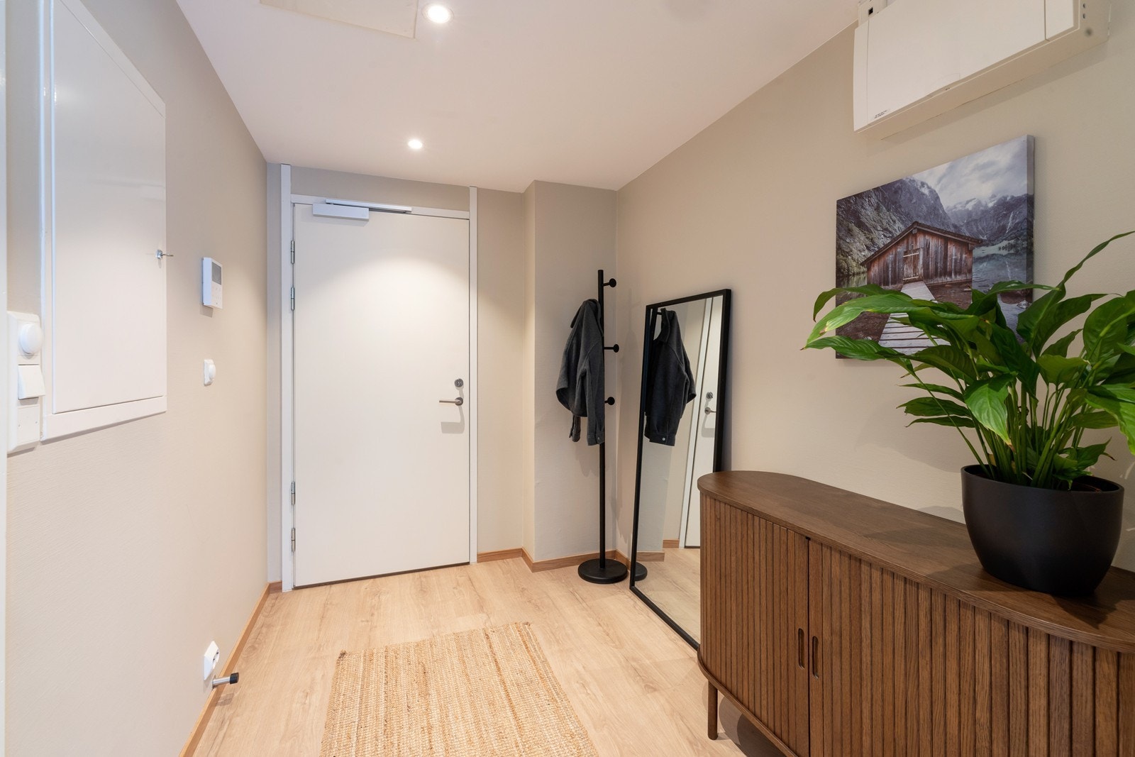 Vannbåren fjernvarme med gulvvarme i stue, gang og bad (3 soner) Galleribilde