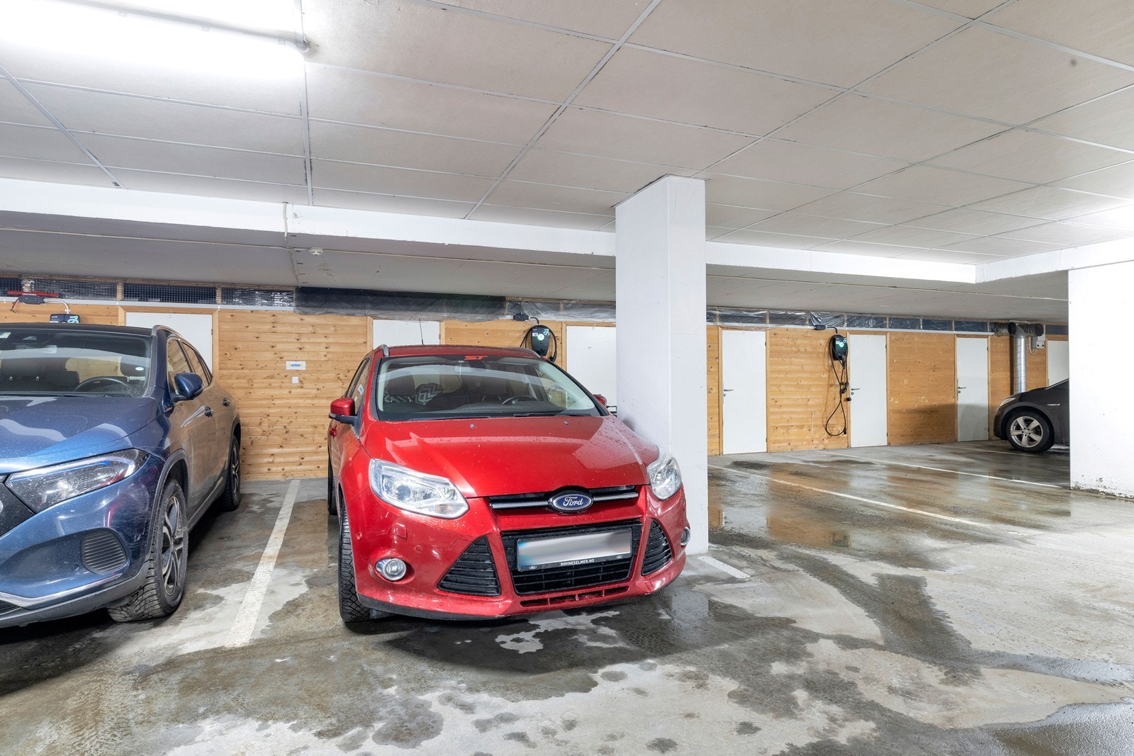 I tillegg følger garasjeplass og 1 bod i felles parkeringsanlegg rett under bygget Galleribilde