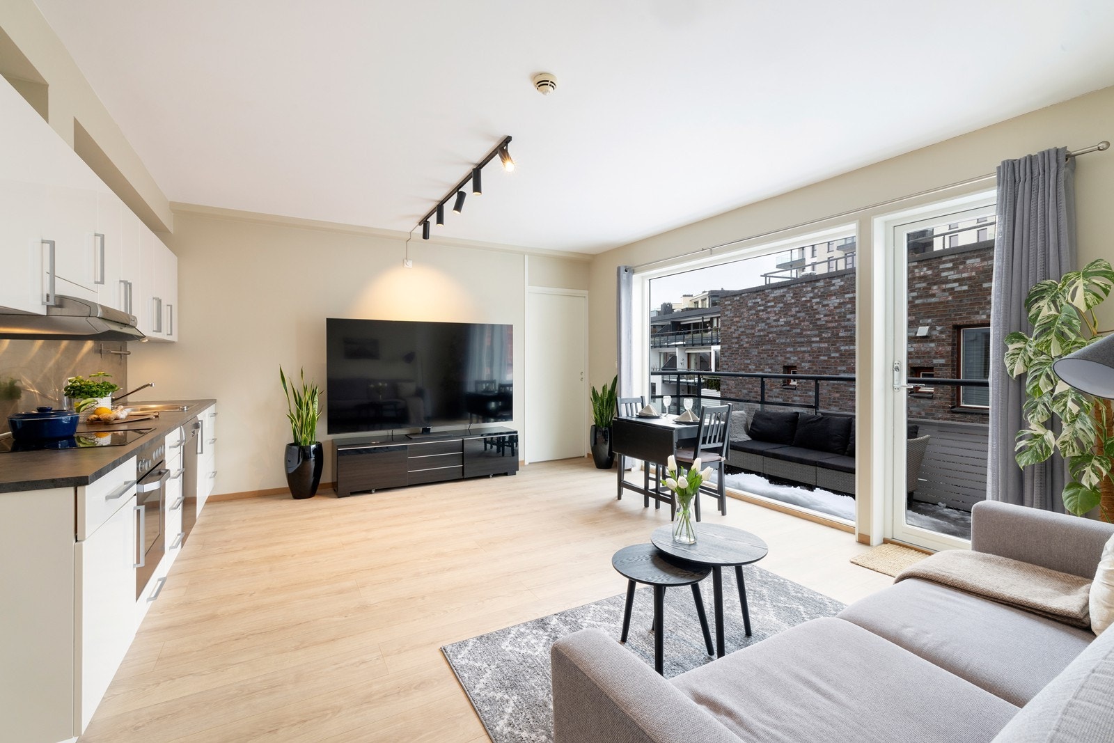 Leiligheten er oppgradert og fremstår i pen stand Galleribilde