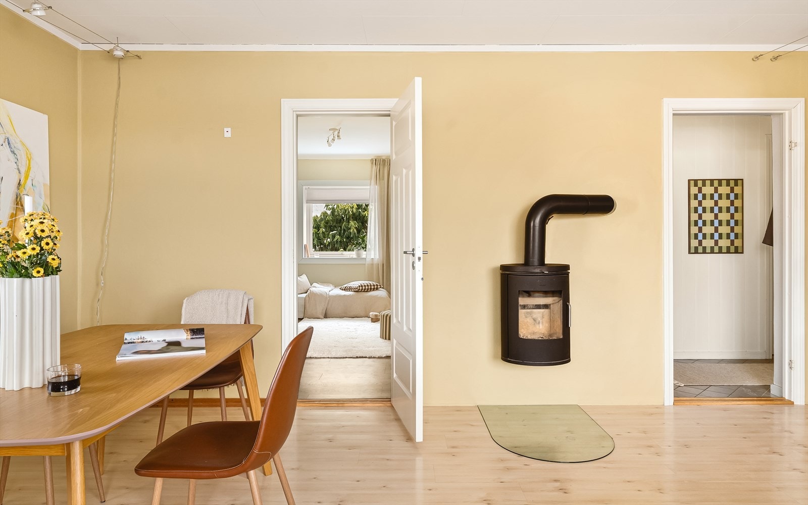 Peis i stuen gir både varme og en lun stemning på kjølige dager. Galleribilde