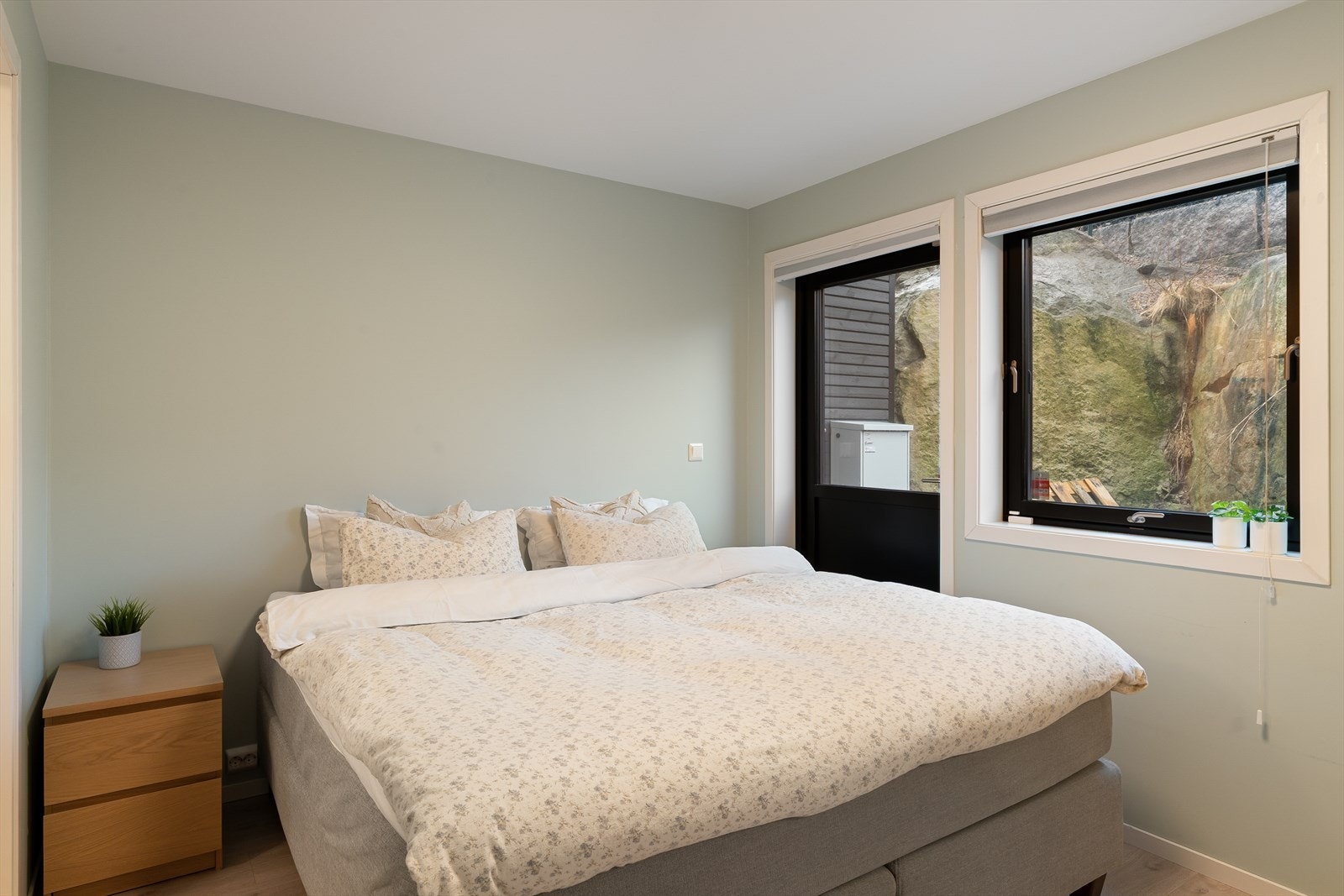 Hovedsoverom. Utgang til uteområde. Galleribilde