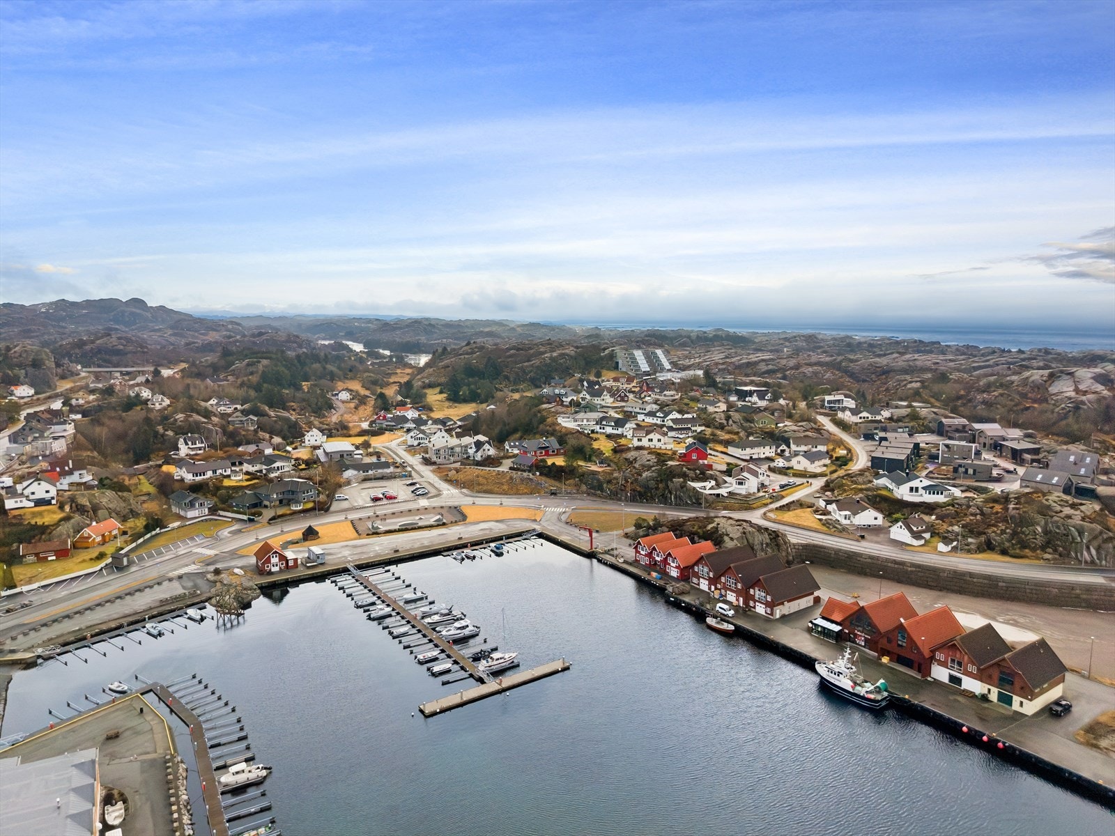 "Fiskerfruen" er et populært fiskeutsalg med tilhørende kafé som serverer mat av høy kvalitet. Galleribilde
