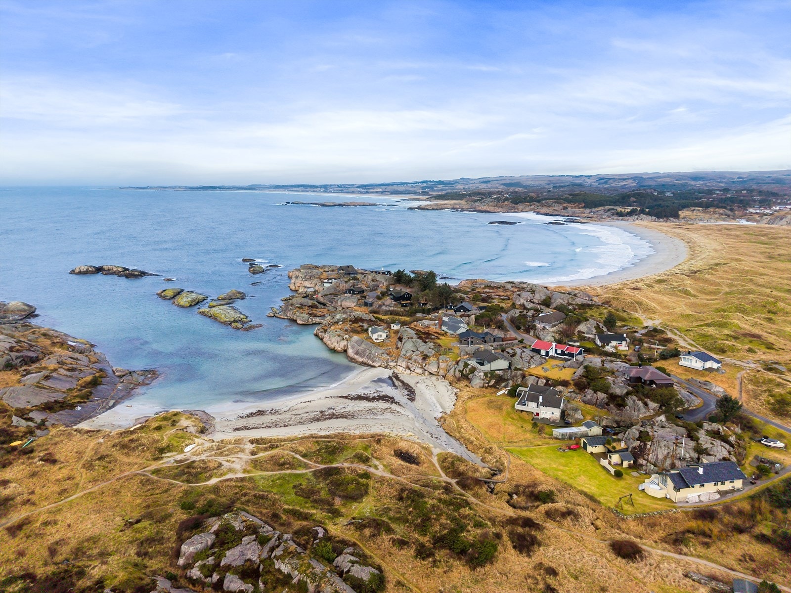 Nærhet til fantastisk natur, med flotte rekreasjons- og turmuligheter. Blant annet kan du oppleve Sirevågs lune badevik, Sannarvågen eller flotte Ognasanden. Galleribilde