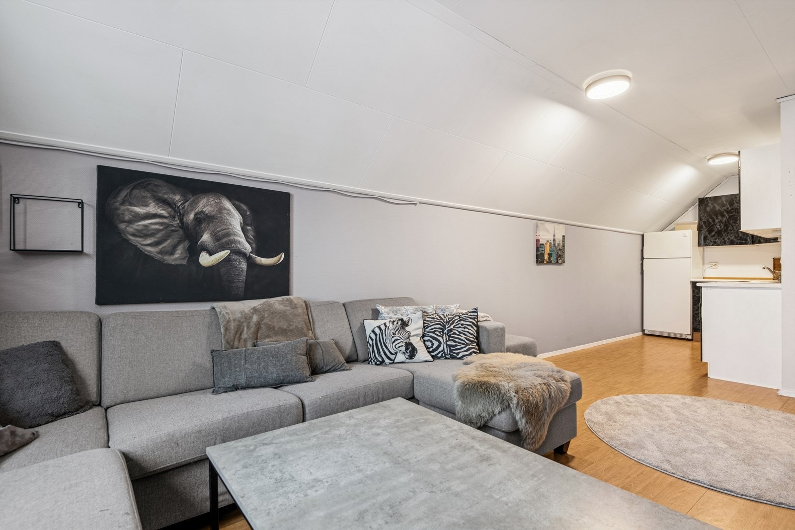 Åpen og sosial stue- og kjøkkenløsning. Galleribilde