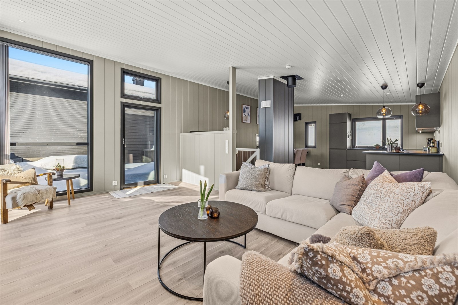 Her er det også varmepumpe og mulighet for peisovn. Galleribilde