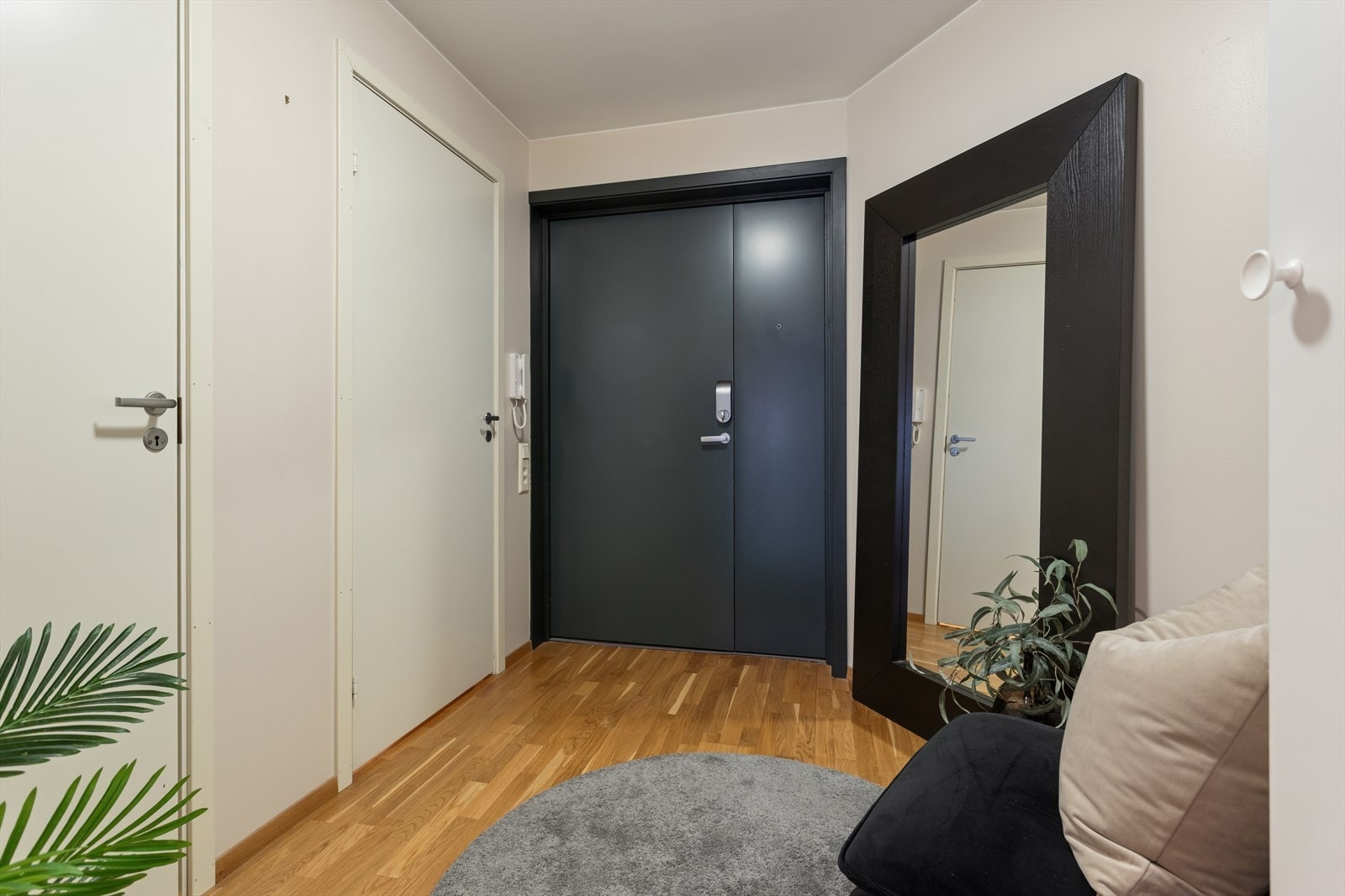 Velkommen inn i denne 62m² leiligheten i 5. etg på vakre Nygård. Galleribilde