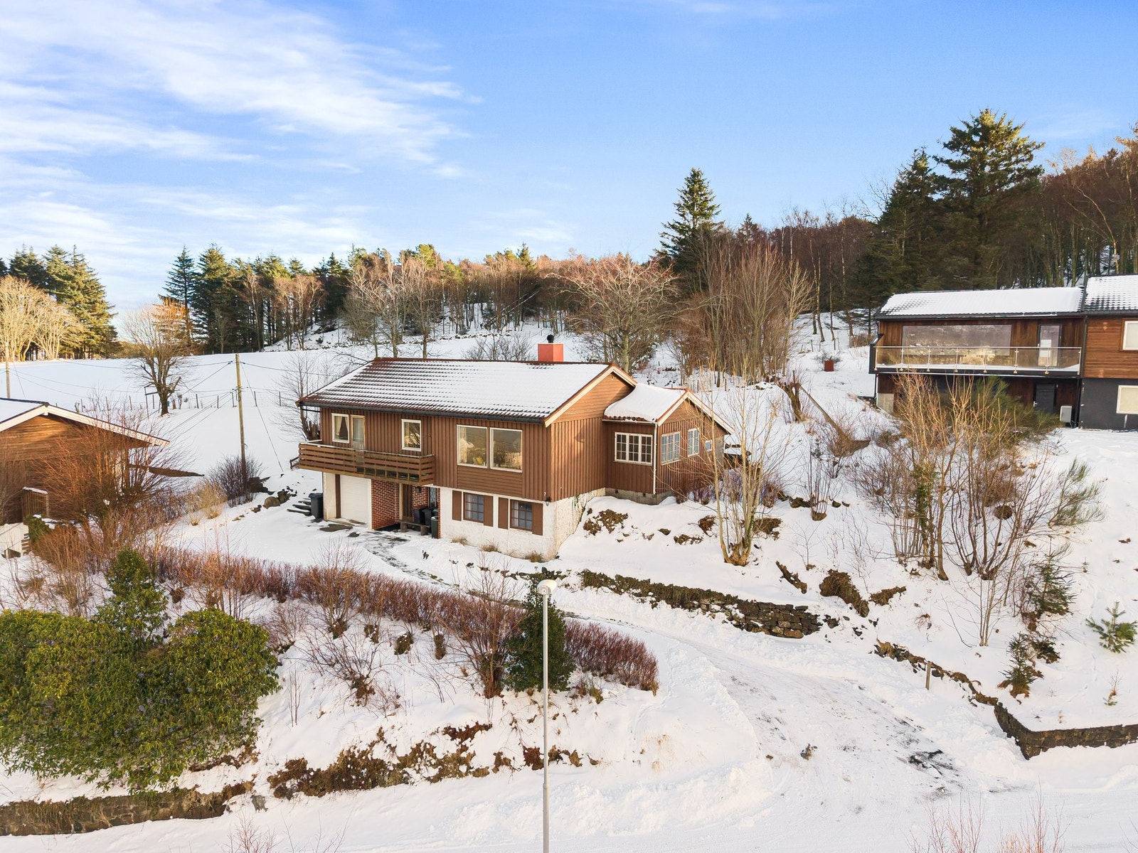 Usjenert beliggenhet med grøntområder i umiddelbar nærhet. Galleribilde