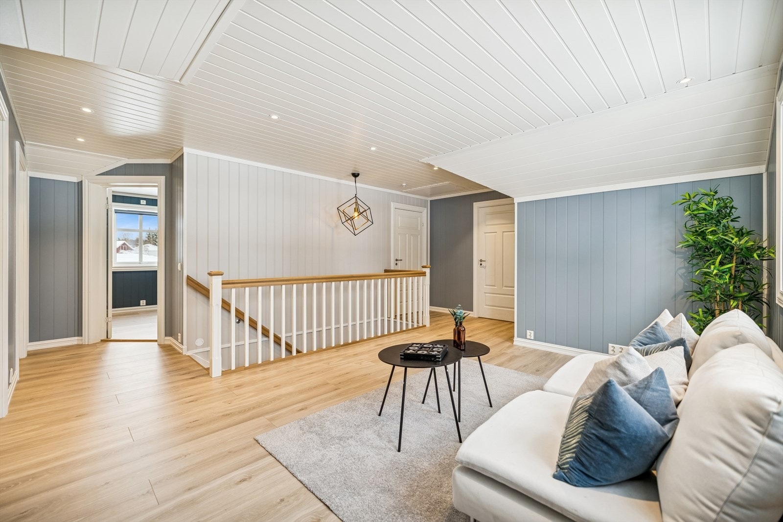 Dette er en fleksibel sone, ideell som TV-stue, lekerom eller kontorplass. Galleribilde