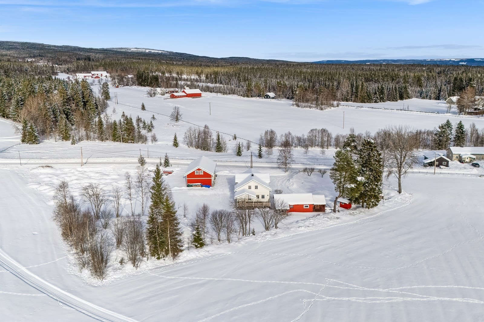 Med kort vei til Jønsrud skole og barnehage er hverdagslogistikken enkel for barnefamilier. Galleribilde