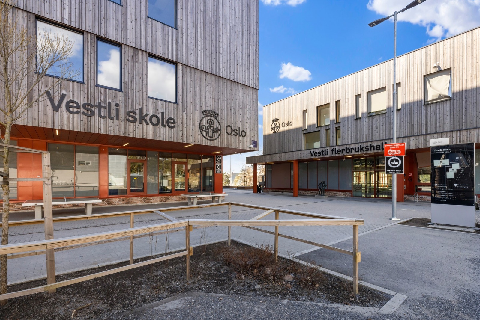 Fra leiligheten er det kort gangavstand til Vestli barneskole Galleribilde