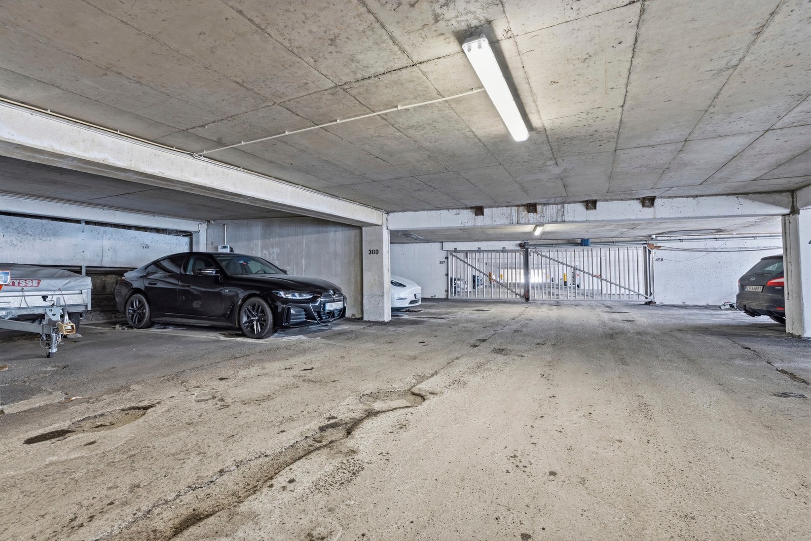 Leiligheten disponerer en garasjeplass Galleribilde