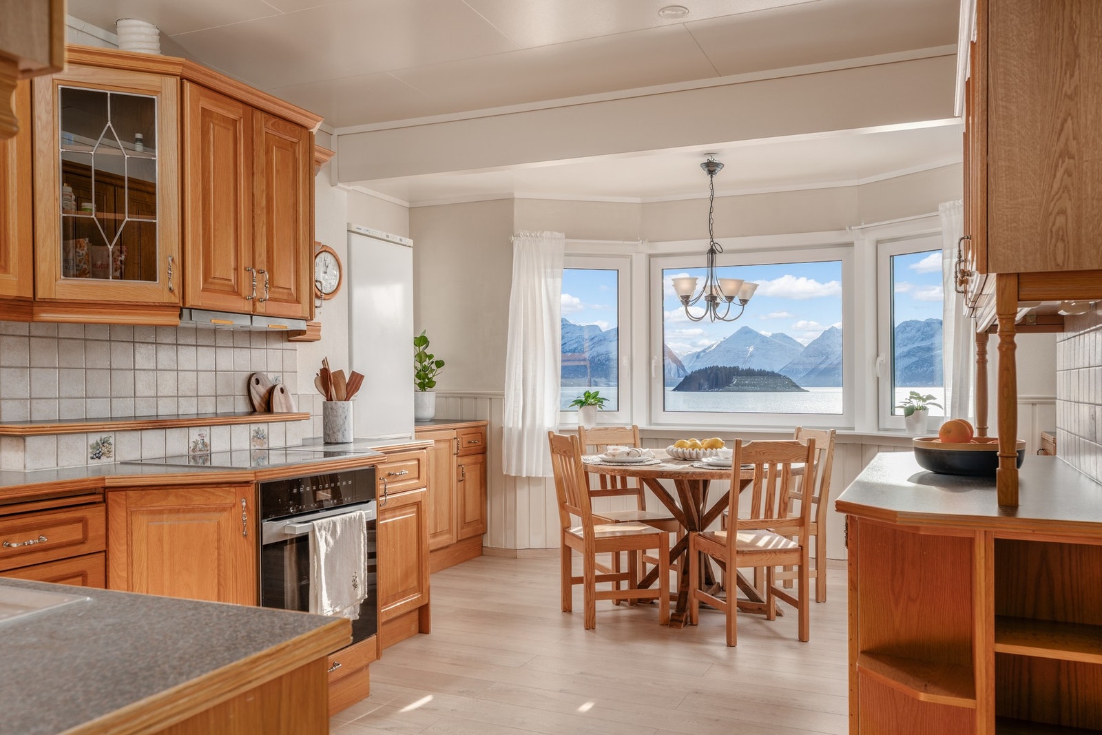 Med denne utsikten fra frokostbordet kan frokosten fort bli langvarig. Noe så vakkert . Galleribilde