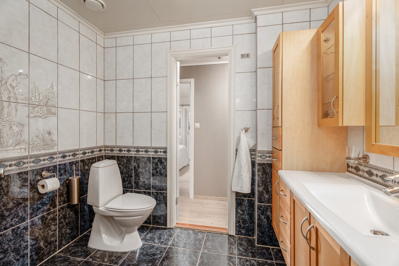 Fliser og membran på badet er utført av selger. Galleribilde