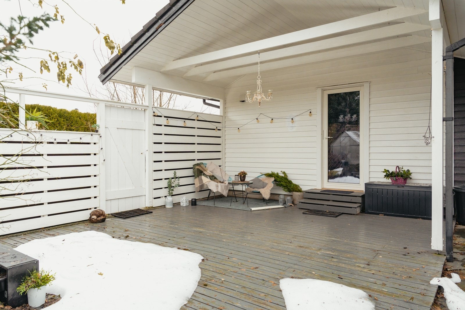 Her kan man nyte fine dager i usjenerte omgivelser Galleribilde