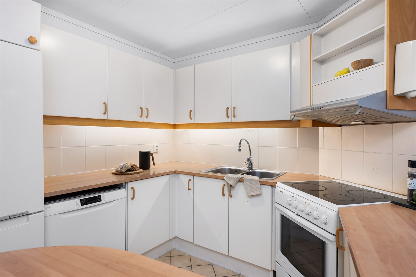 Alle hvitevarer er frittstående og medfølger i handelen Galleribilde