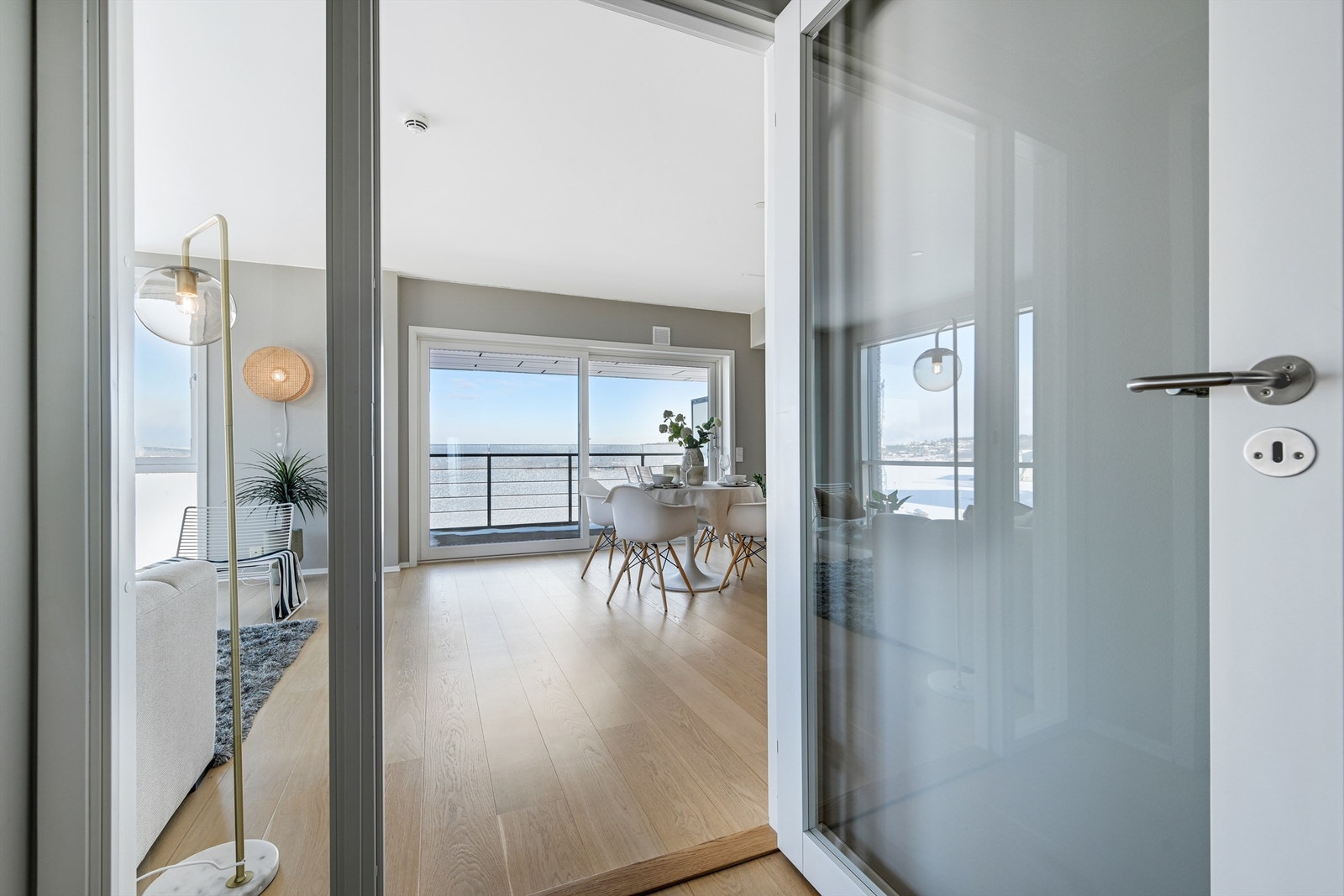 Svært lyst og gjennomgående høy standard. Galleribilde