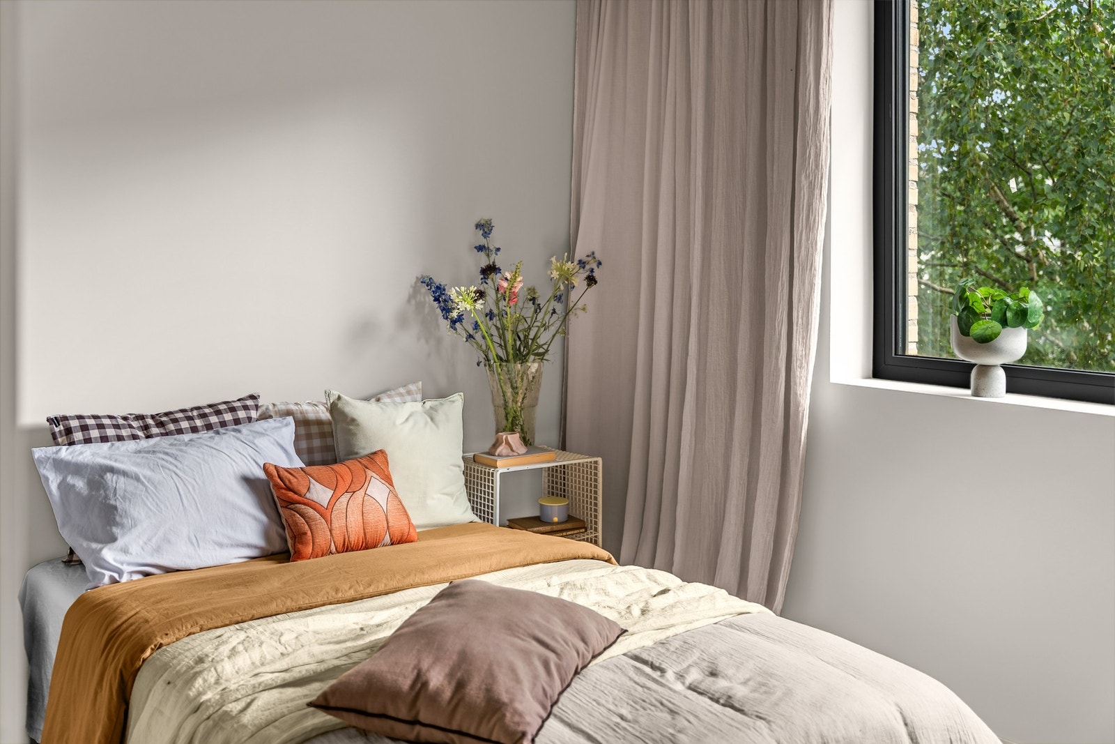 Soverommet har gode lysforhold og rolig beliggenhet. Galleribilde