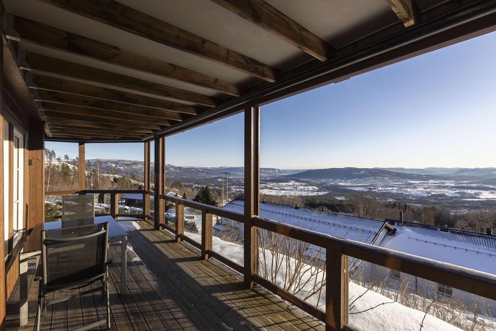 Fantastisk utsikt fra overbygd terrasse Galleribilde