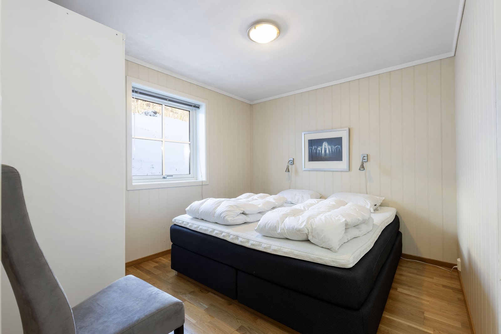 Hovedsoverom med garderobeskap Galleribilde