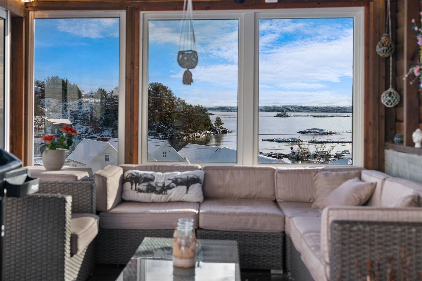 - Sjarmerende anneks med god utsikt utover havblikk - Galleribilde