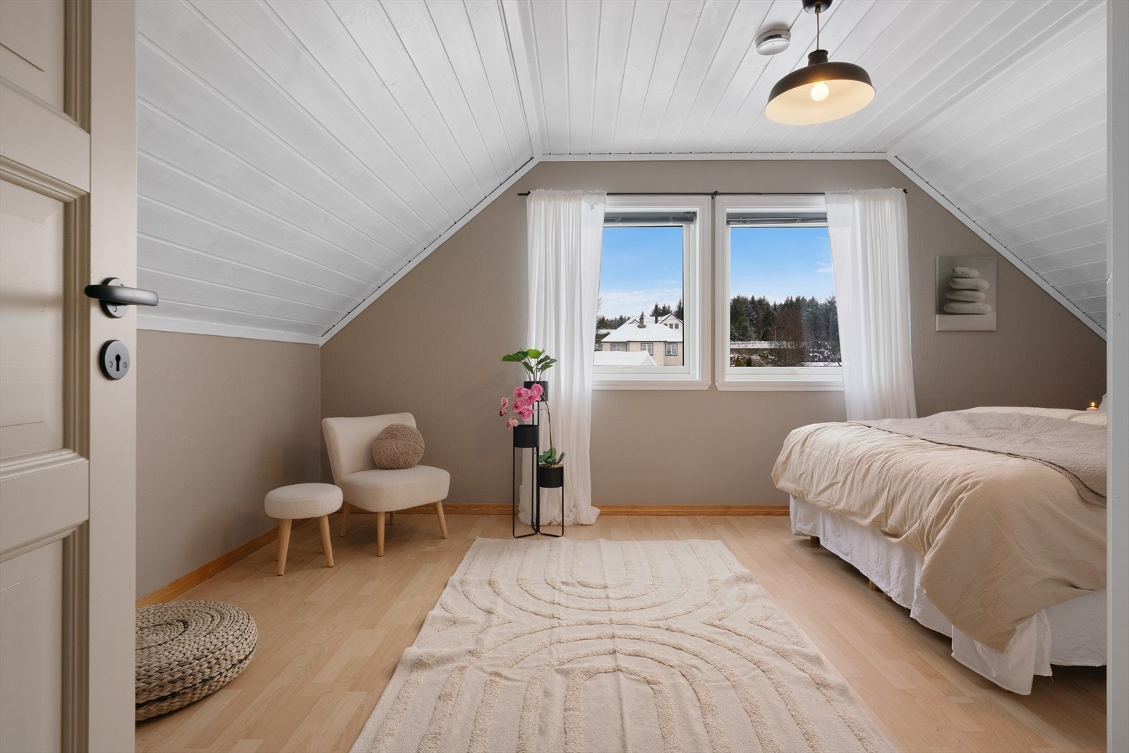 - Soverom 3 måler hele 16,2 m² - Galleribilde