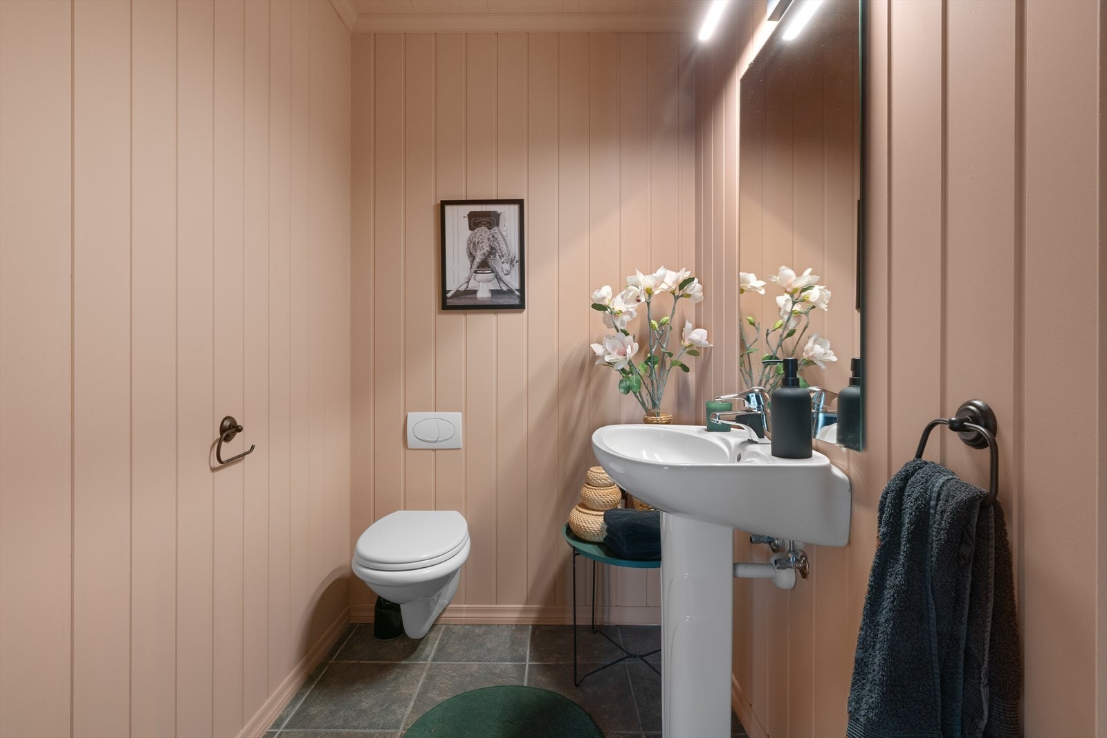 - WC med tilkomst fra gang i 1. etasje - Galleribilde