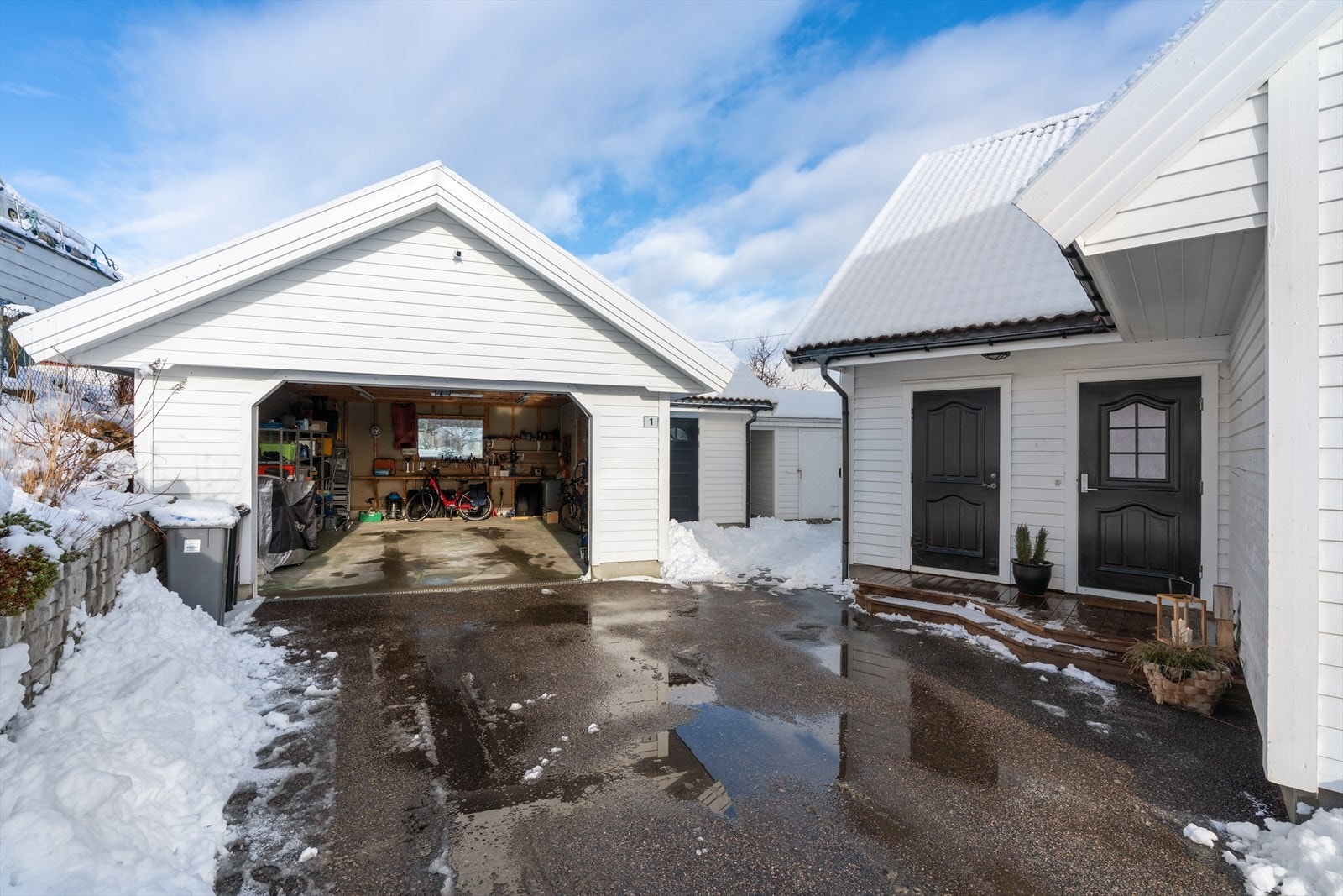 - Parkering i garasje her er det installert el-billader - Galleribilde