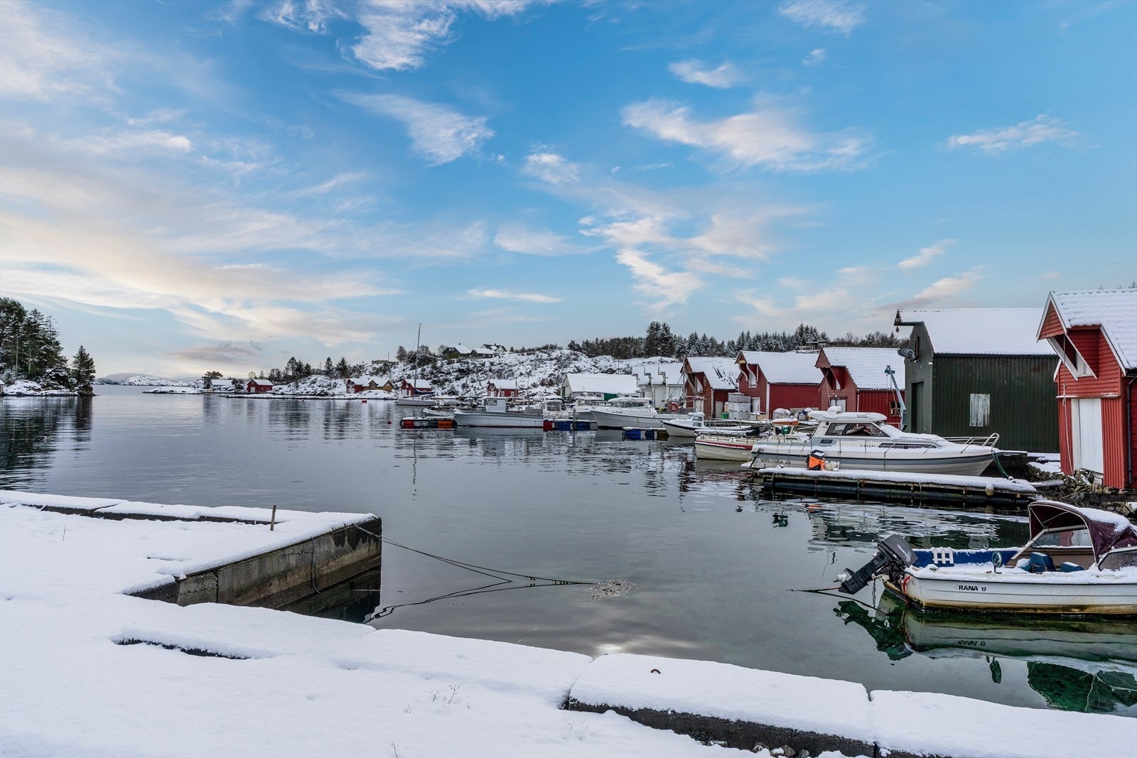 - Her kan du ha gleden av å bo med nærhet til sjøen og ha enkel tilgang til båtliv, fiske og en rekke andre aktiviteter- Galleribilde