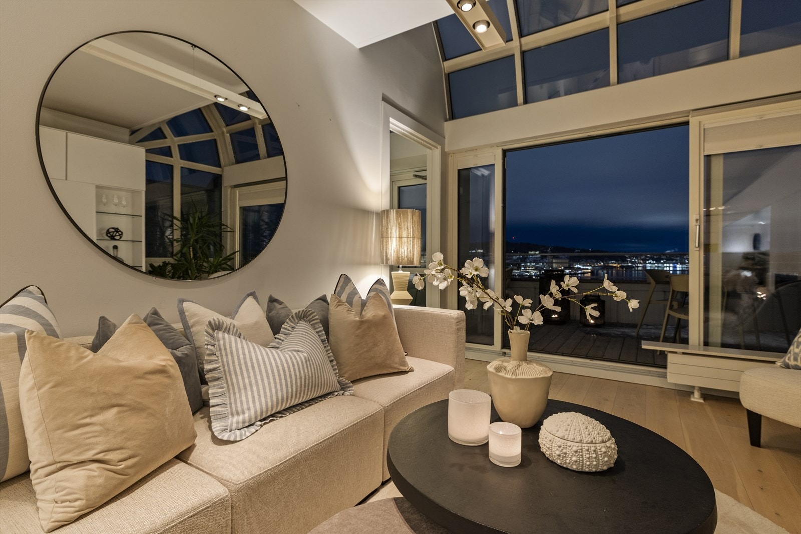 Utsikten er like flott på kveldstid som på dagen. Galleribilde