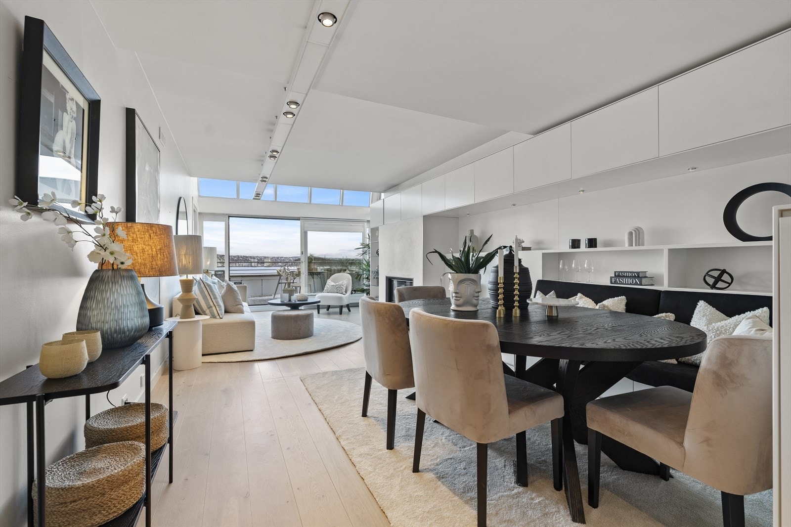 Innbydende stue med nydelig utsikt. Galleribilde