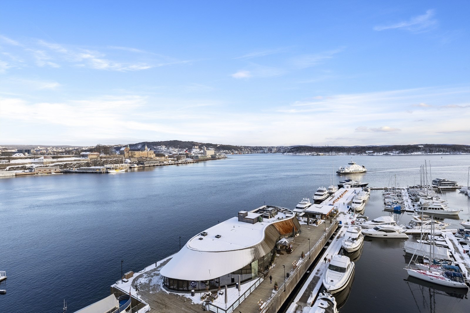 Utsiktsbilde tatt fra terrassen i leiligheten. Galleribilde