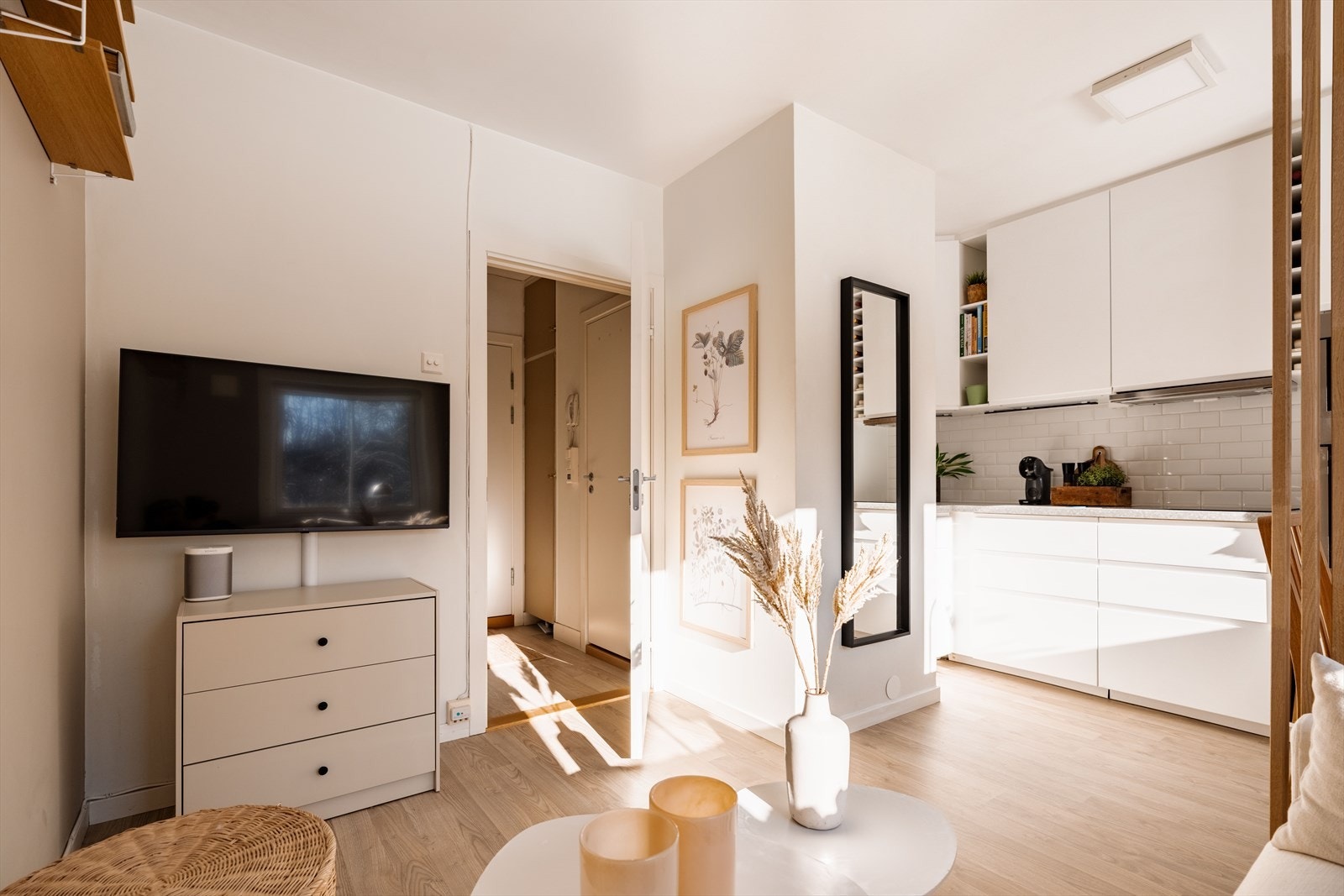 Den gode takhøyden på ca. 2,52 meter bidrar til en god romfølelse. Galleribilde