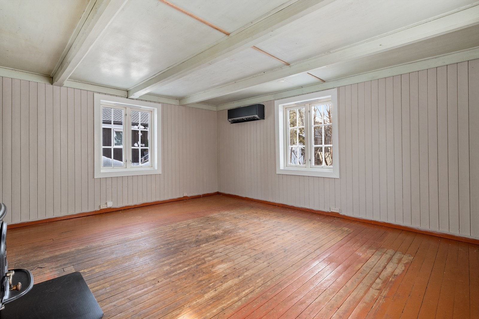 På stua ble det montert en ny varmepumpe i 2024. Galleribilde