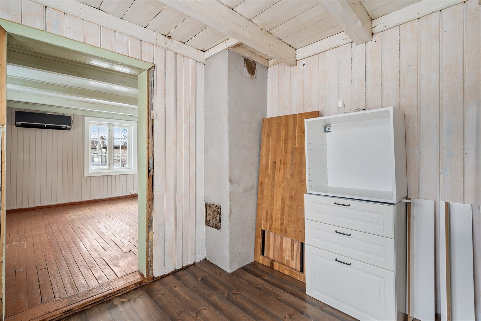 Fra kjøkken mot stue. Galleribilde