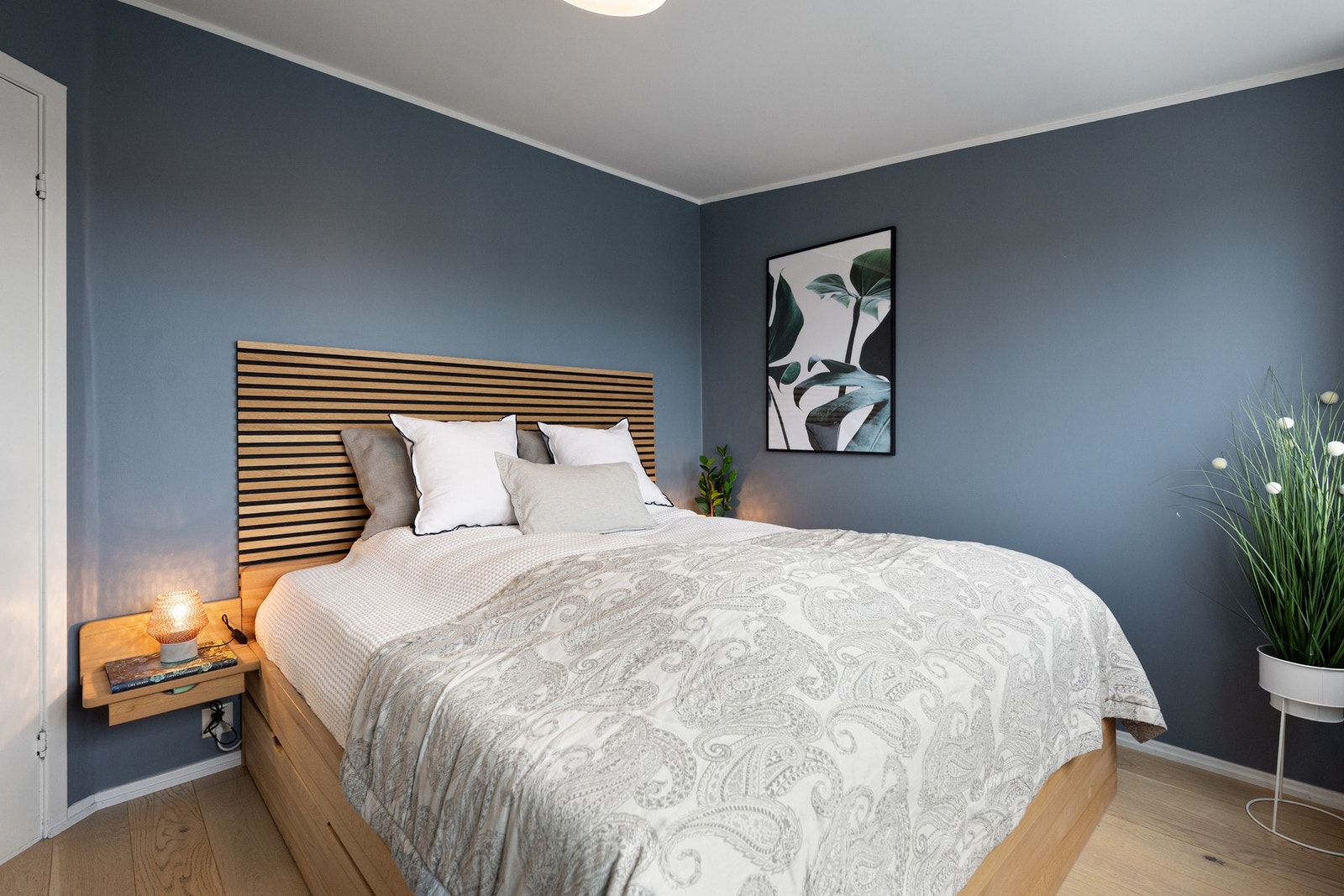 Sengen på hovedsoverommet er 180cm bred. Galleribilde