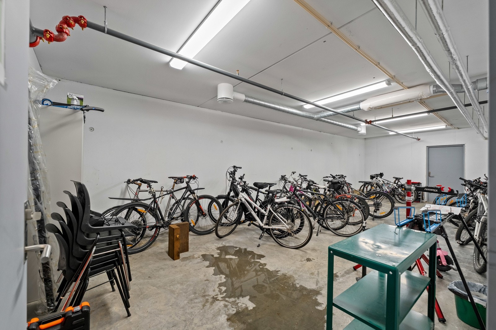Sykkelgarasje. Galleribilde