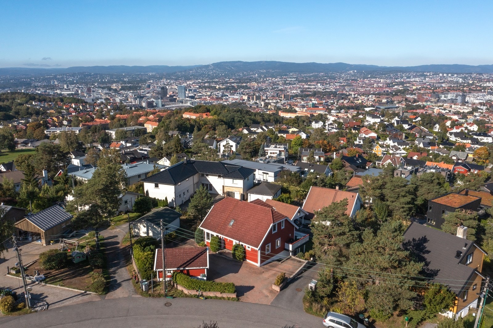 Boligen ligger på Simensbråten/Ekeberg i et attraktivt og barnevennlig boligområde. Galleribilde