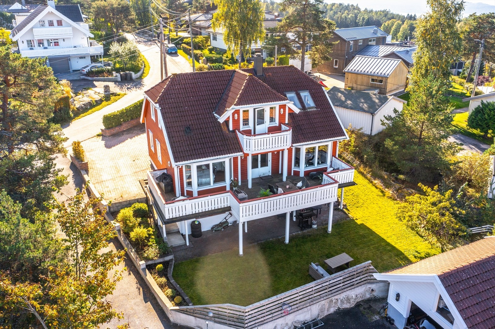 Kasper Hillås har gleden av å presentere Vardeveien 25C! Foto: Martine Eren. Galleribilde