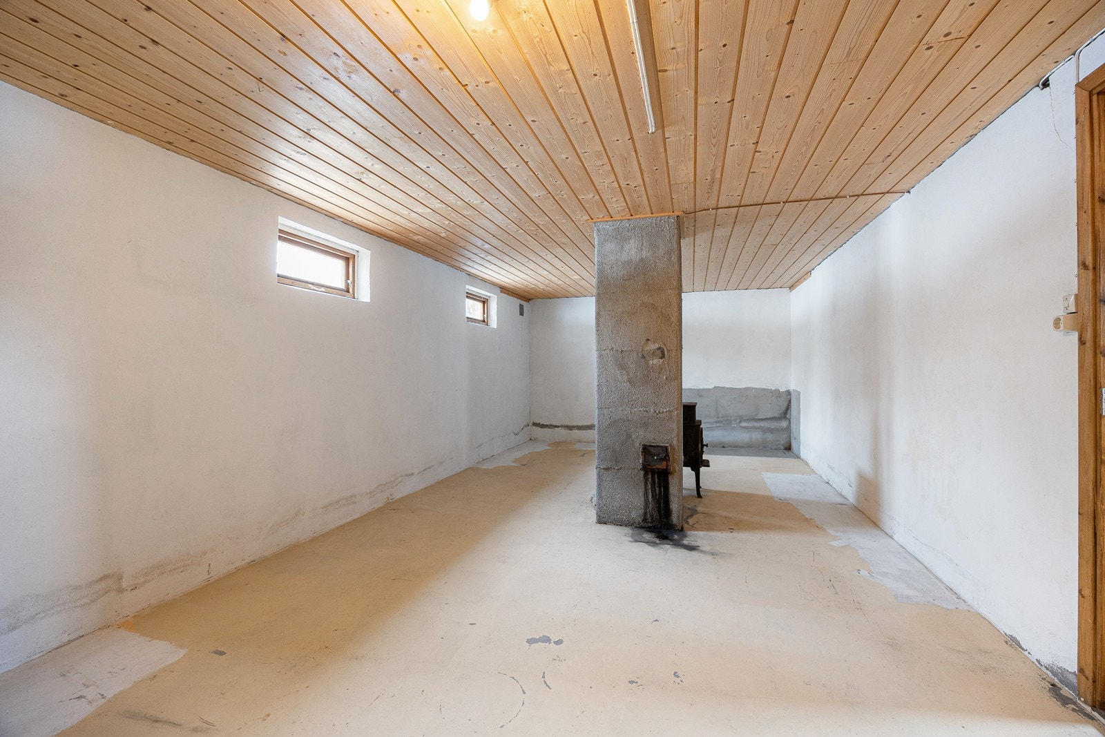 Bodrom i kjeller. Galleribilde