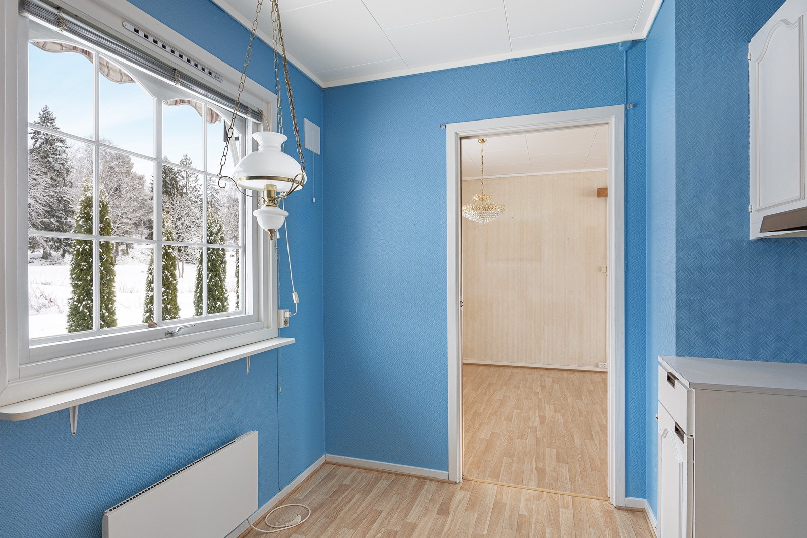 Foran vinduet er det plass til en liten frokostplass hvis ønskelig. Galleribilde