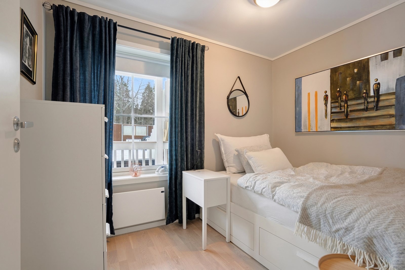 Rommene fremstår rolige og behagelige. Galleribilde