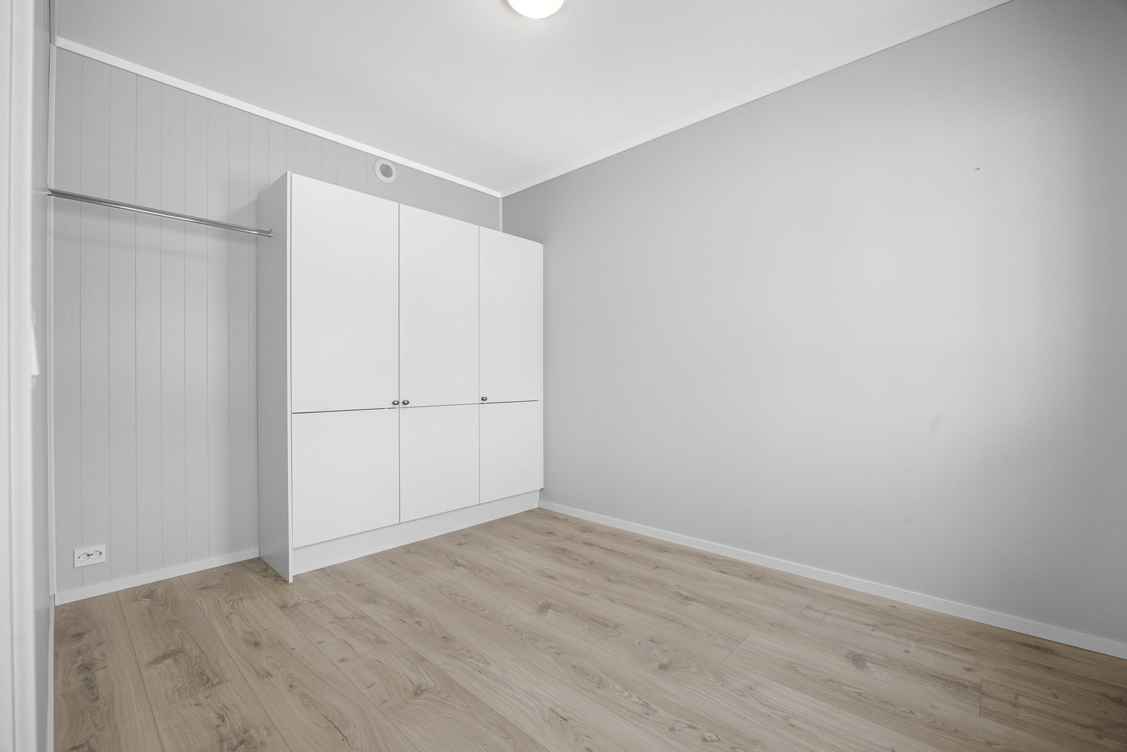 Hovedsoverom med garderobeskap. Galleribilde