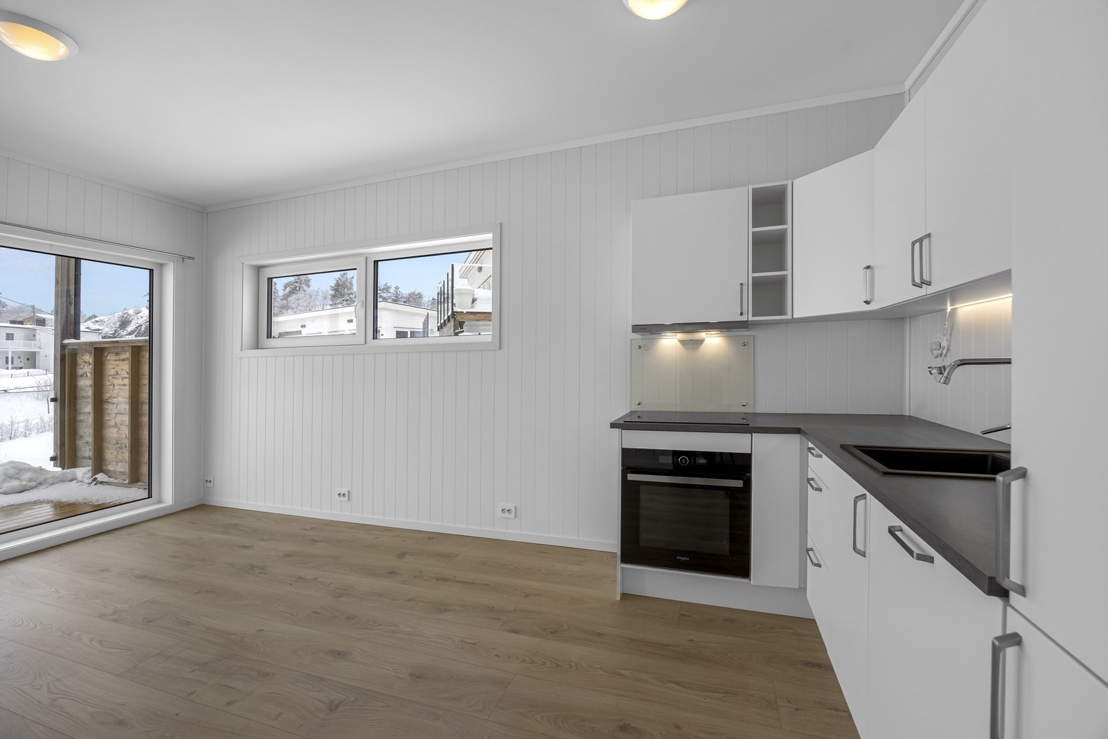 Kjøkken fra Sørlandskjøkken med integrerte hvitevarer. Galleribilde