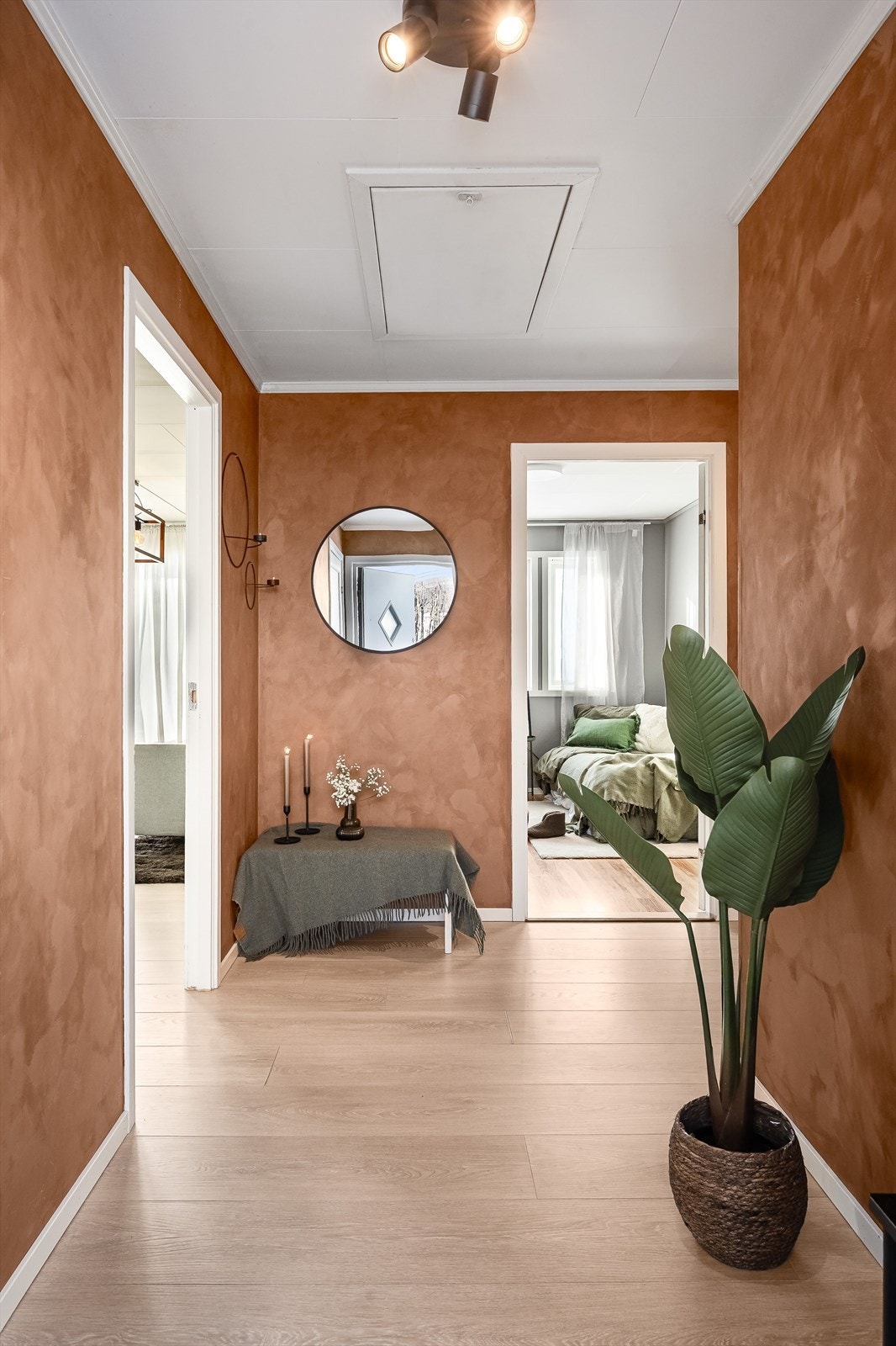 I gangen er det loftsluke med stige opp til loft. Galleribilde