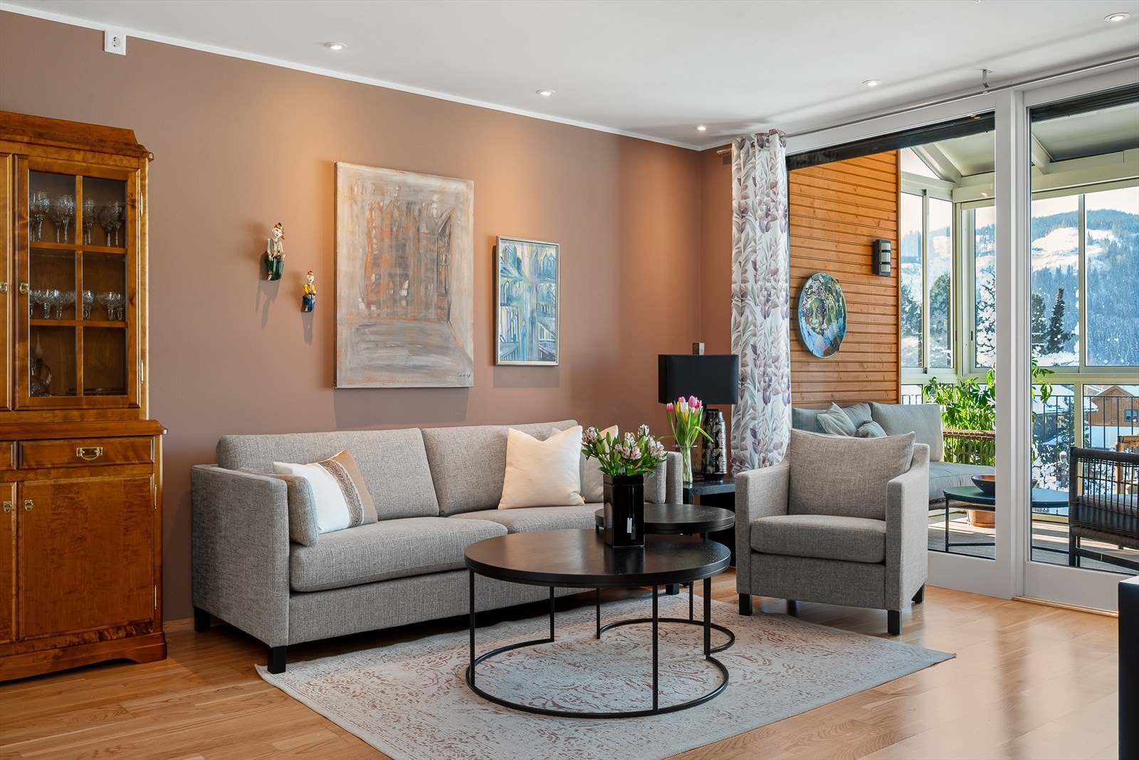 Leiligheten ligger i byggets 3. etasje. Galleribilde