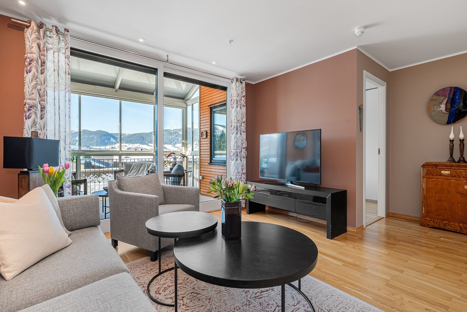 Leiligheten er malt i delikate farger. Galleribilde