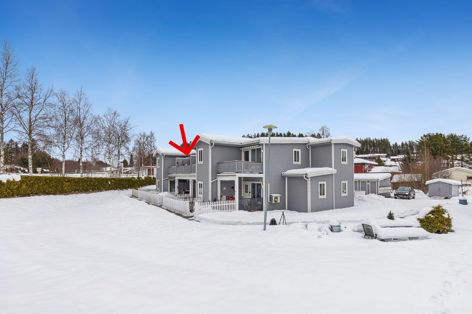 Leiligheten er i 2. etasje med inngang fra overbygget svalgang. Galleribilde