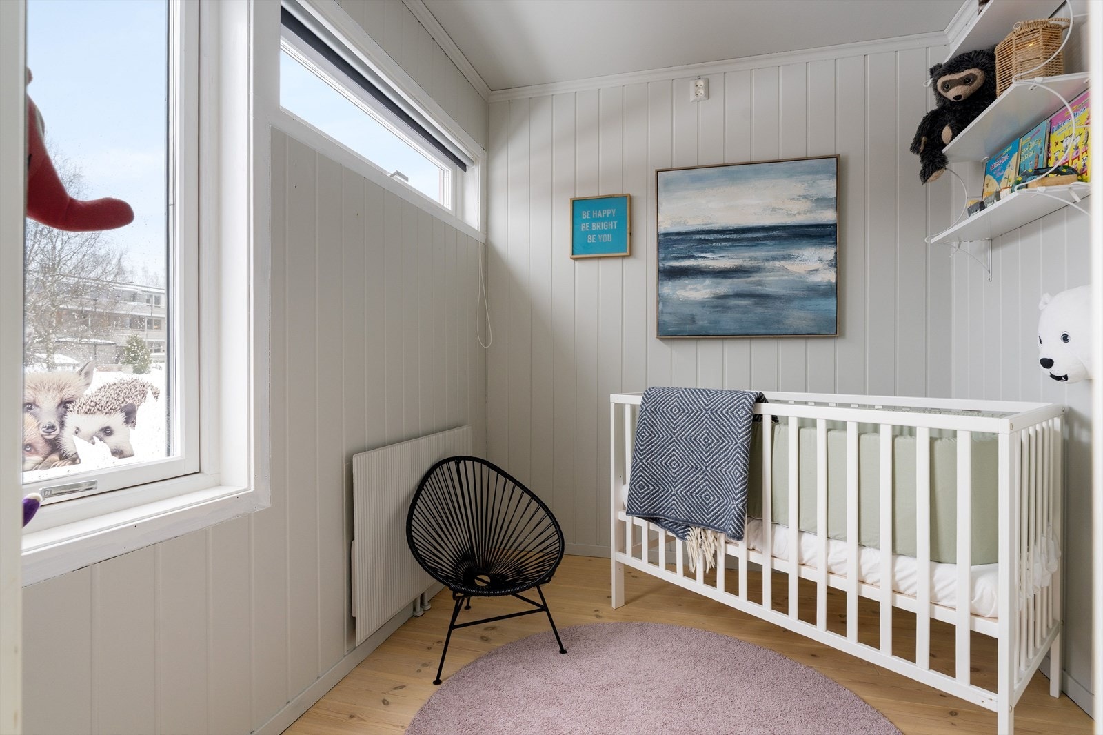 Det ene soverommet er tilknyttet et bodareal som kan benyttes som walk-in, lekerom etc. Galleribilde